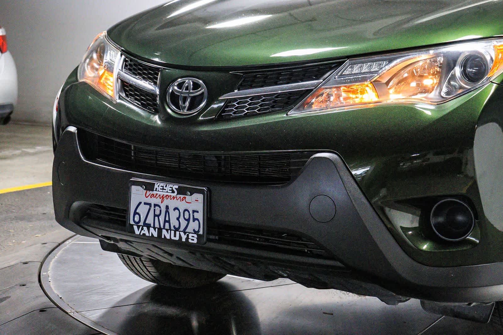 Thumbnail: 2013 Toyota RAV4 - 8