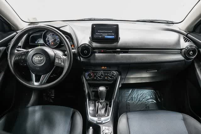 Thumbnail: 2017 Toyota Yaris iA - 13