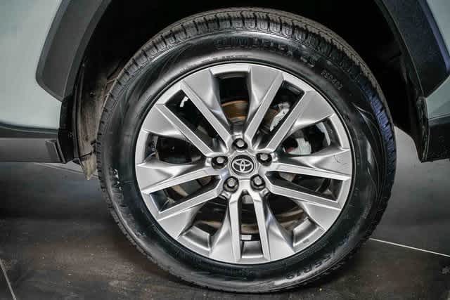 Thumbnail: 2022 Toyota RAV4 - 11