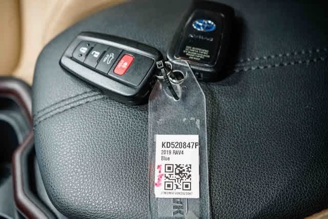 Thumbnail: 2019 Toyota RAV4 - 31