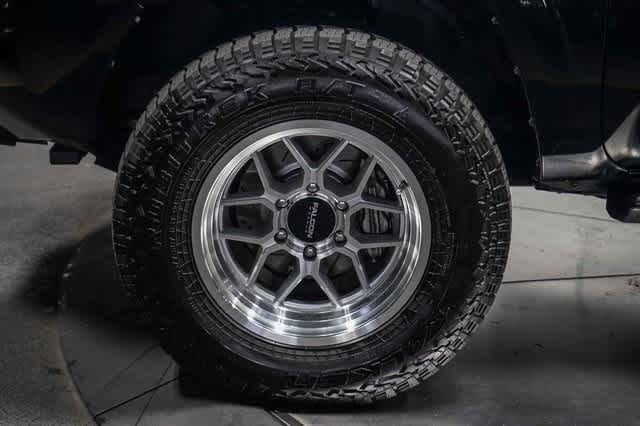 Thumbnail: 2019 Toyota Tacoma - 9