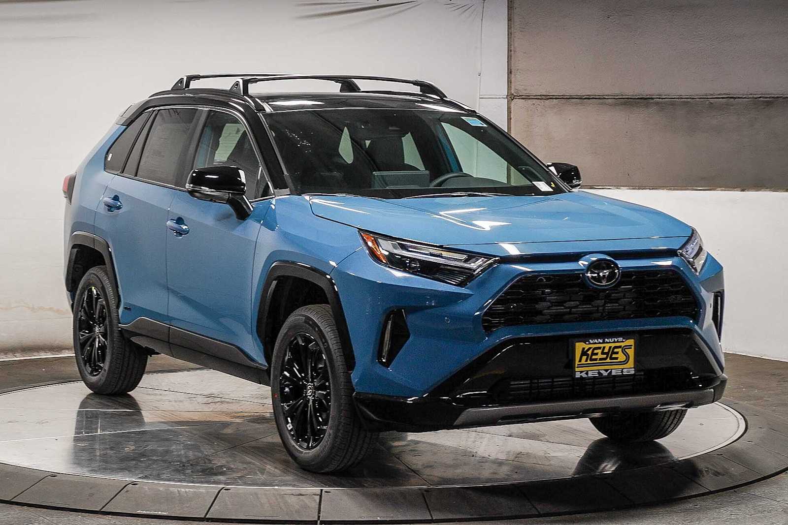 Thumbnail: 2025 Toyota RAV4 - 3