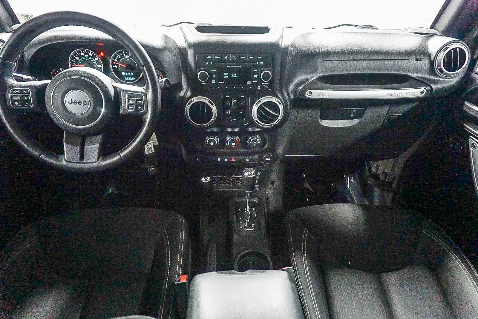 Thumbnail: 2016 Jeep Wrangler - 14