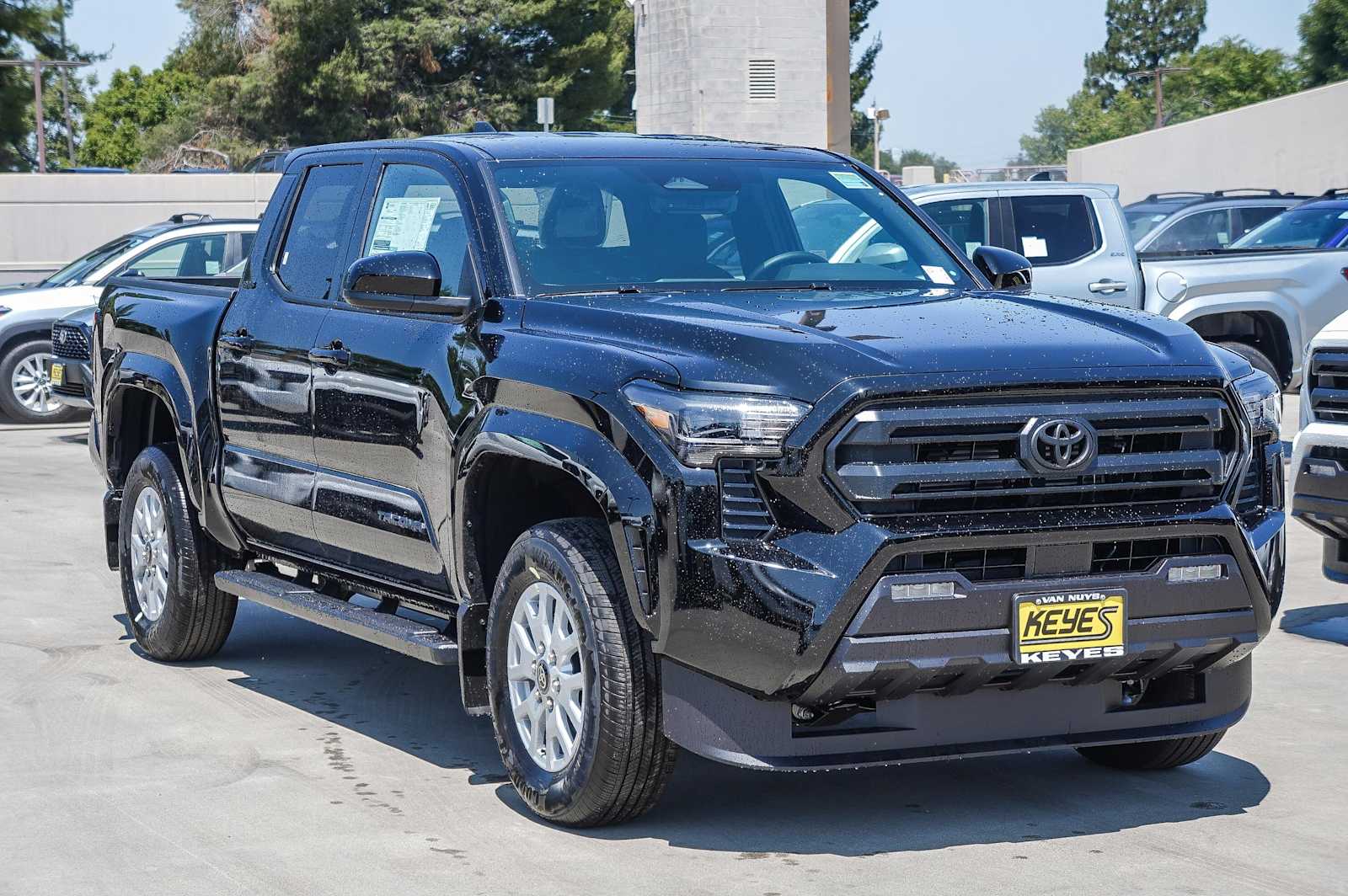 2025 Toyota Tacoma SR5 3