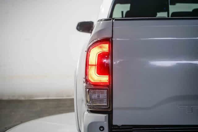 Thumbnail: 2020 Toyota Tacoma - 9