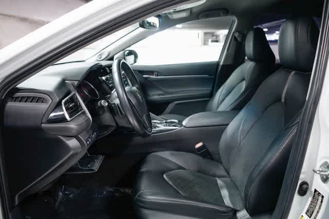 2018 Toyota Camry XSE 16