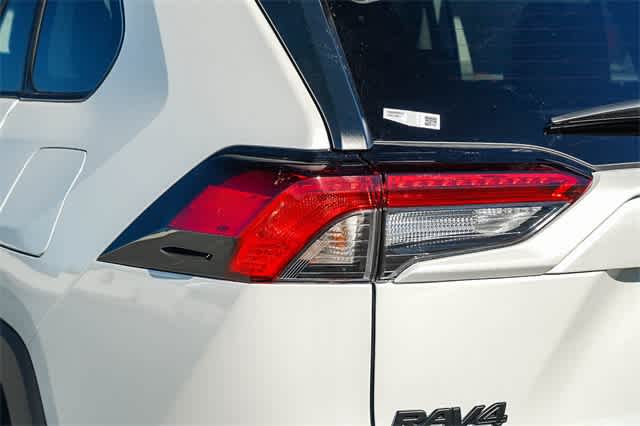 Thumbnail: 2025 Toyota RAV4 - 8