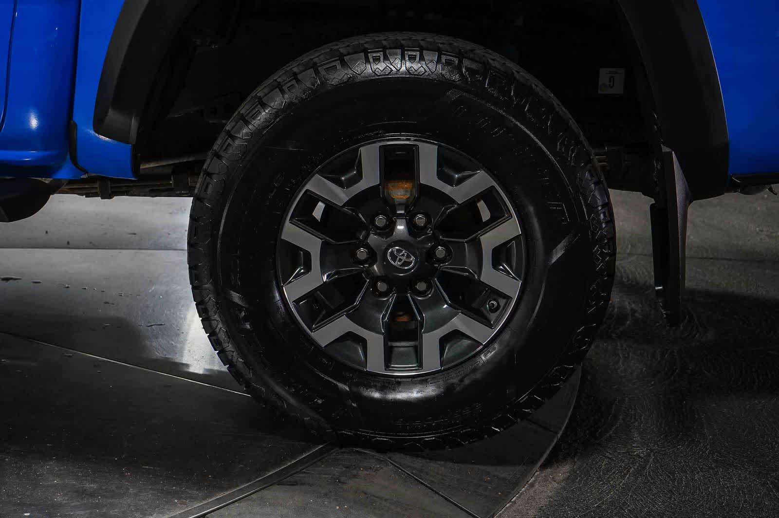Thumbnail: 2020 Toyota Tacoma - 11