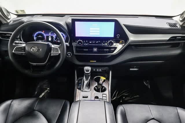 2023 Toyota Highlander Platinum 12