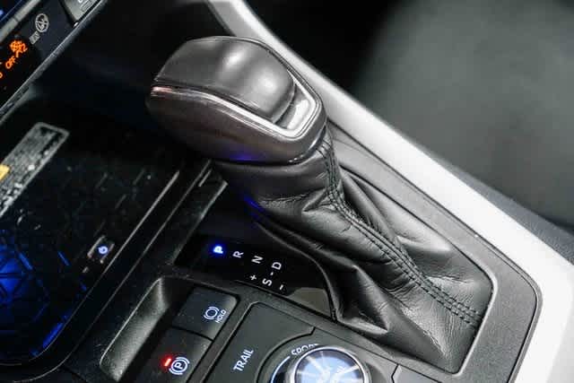 Thumbnail: 2021 Toyota RAV4 - 22