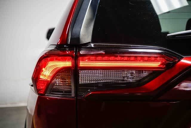 Thumbnail: 2021 Toyota RAV4 - 9