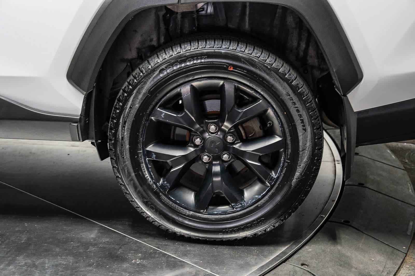 Thumbnail: 2022 Toyota RAV4 - 11