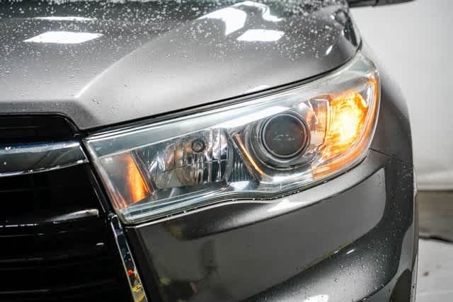Thumbnail: 2016 Toyota Highlander - 8