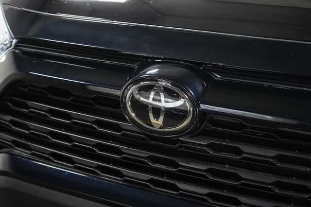 Thumbnail: 2023 Toyota RAV4 - 9