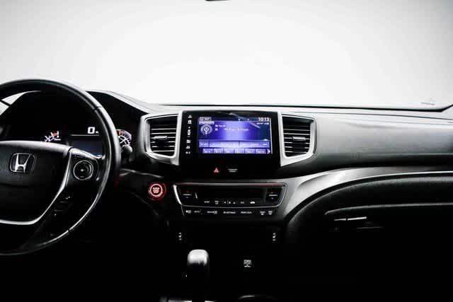 Thumbnail: 2017 Honda Pilot - 13