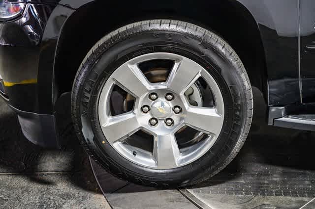 Thumbnail: 2017 Chevrolet Suburban - 6