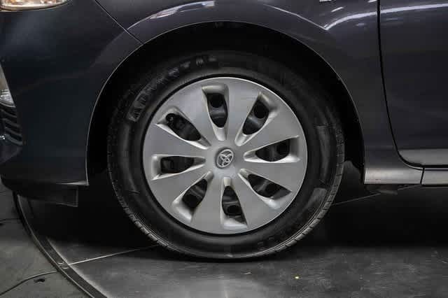 Thumbnail: 2012 Toyota Prius c - 9