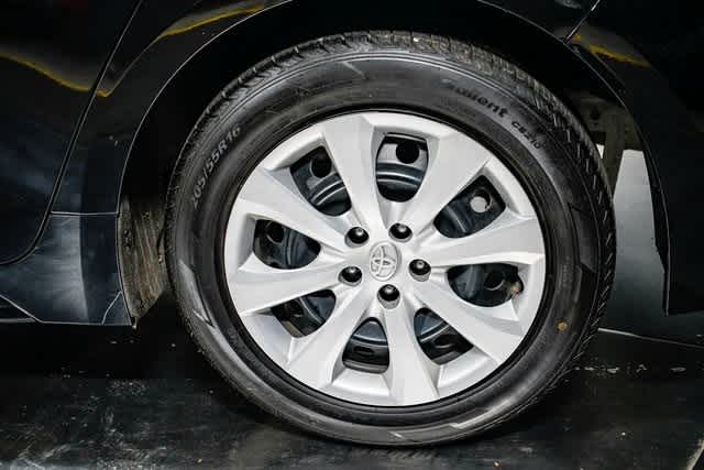 Thumbnail: 2023 Toyota Corolla - 10