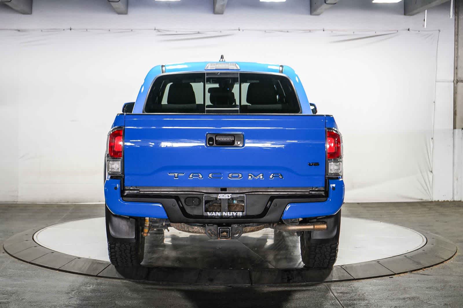 Thumbnail: 2020 Toyota Tacoma - 6