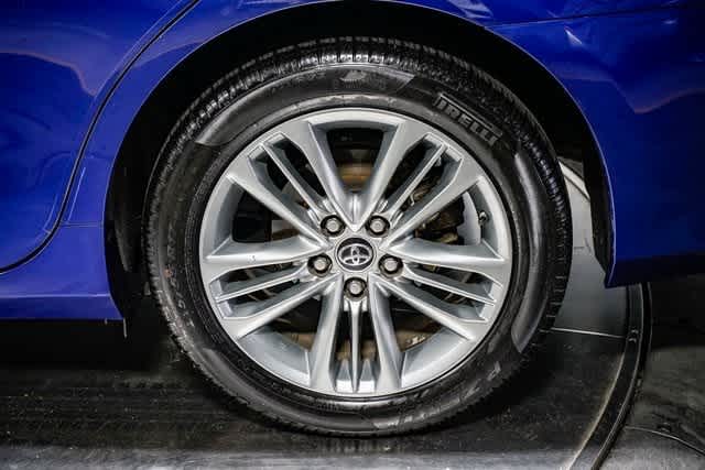 Thumbnail: 2015 Toyota Camry - 11