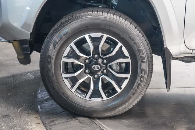 Thumbnail: 2022 Toyota Tacoma - 10