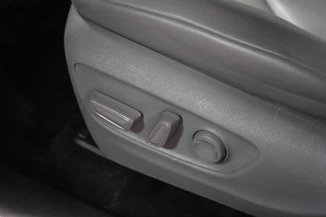 Thumbnail: 2023 Toyota Highlander - 24