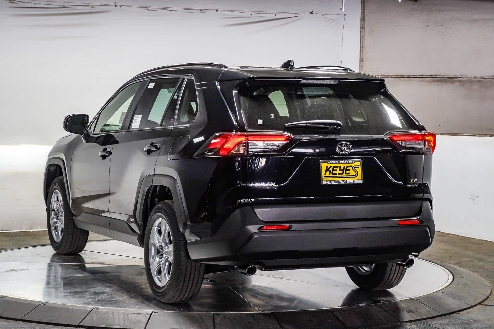 Thumbnail: 2025 Toyota RAV4 - 6