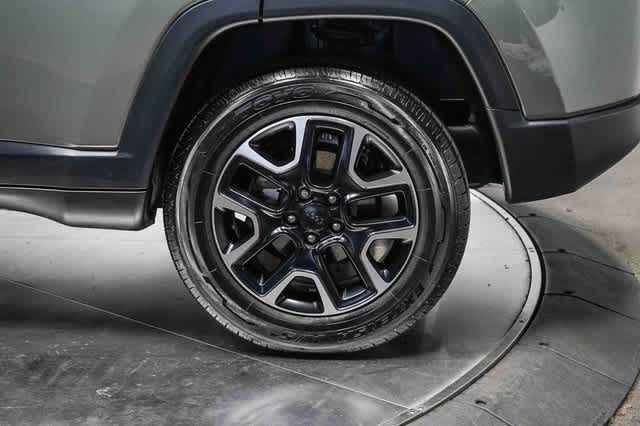 Thumbnail: 2020 Jeep Compass - 10