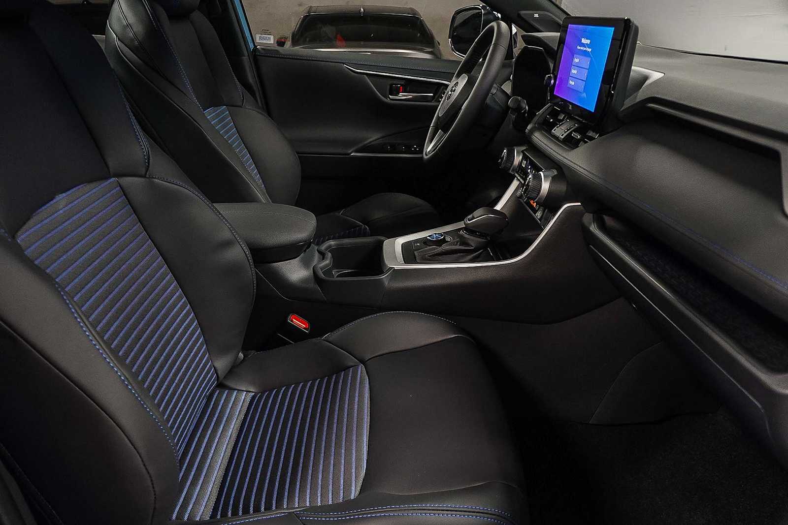 Thumbnail: 2025 Toyota RAV4 - 20