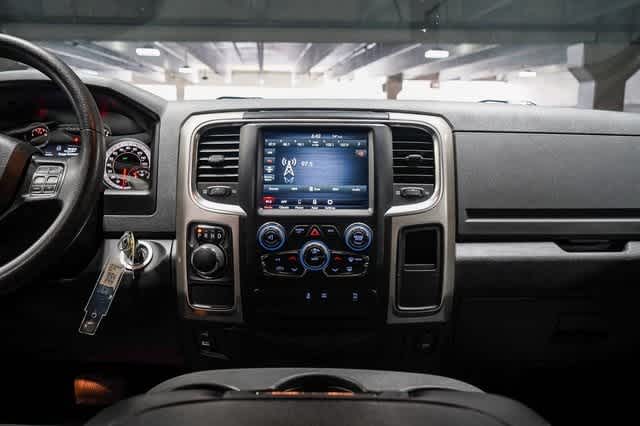 Thumbnail: 2020 RAM 1500 Classic - 9