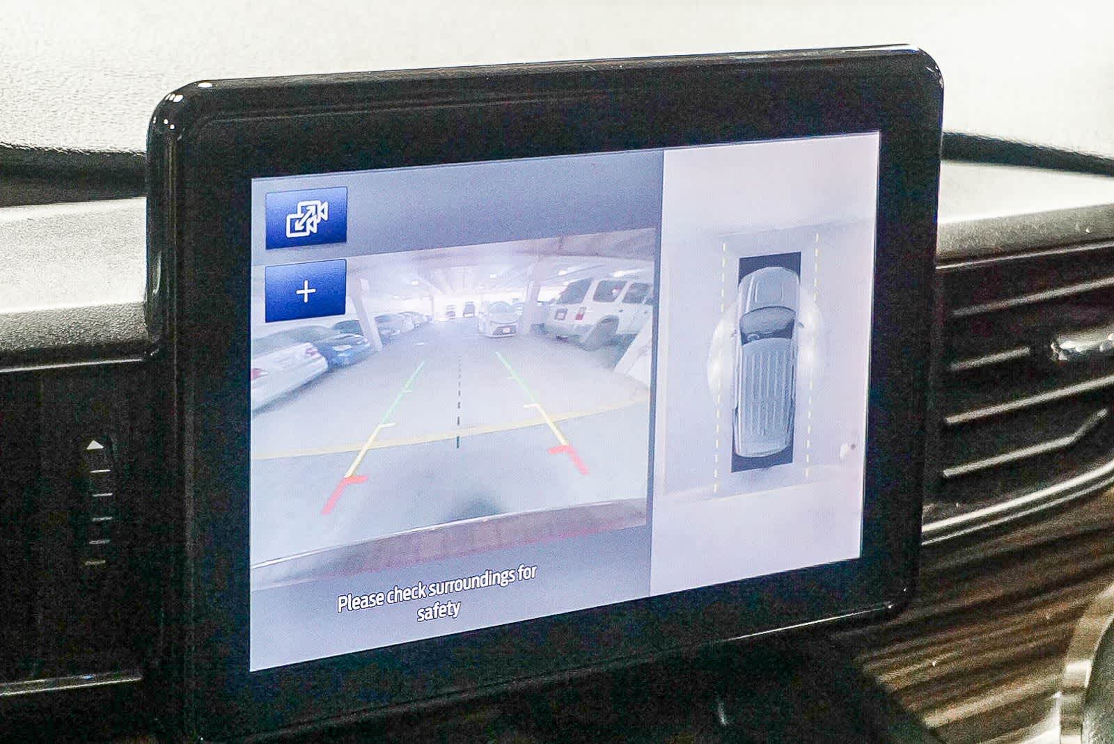 Thumbnail: 2020 Ford Explorer - 26