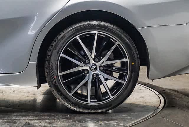 Thumbnail: 2023 Toyota Camry - 10