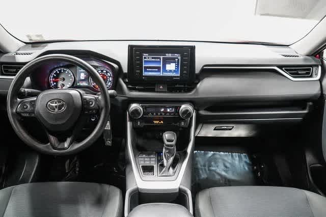 2022 Toyota RAV4 LE 12