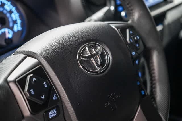 Thumbnail: 2021 Toyota Tacoma - 21