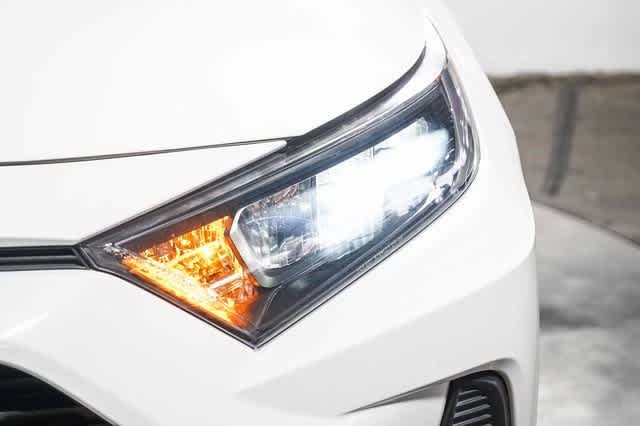 Thumbnail: 2021 Toyota RAV4 - 7