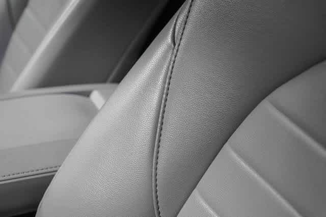 Thumbnail: 2023 Toyota Highlander - 21