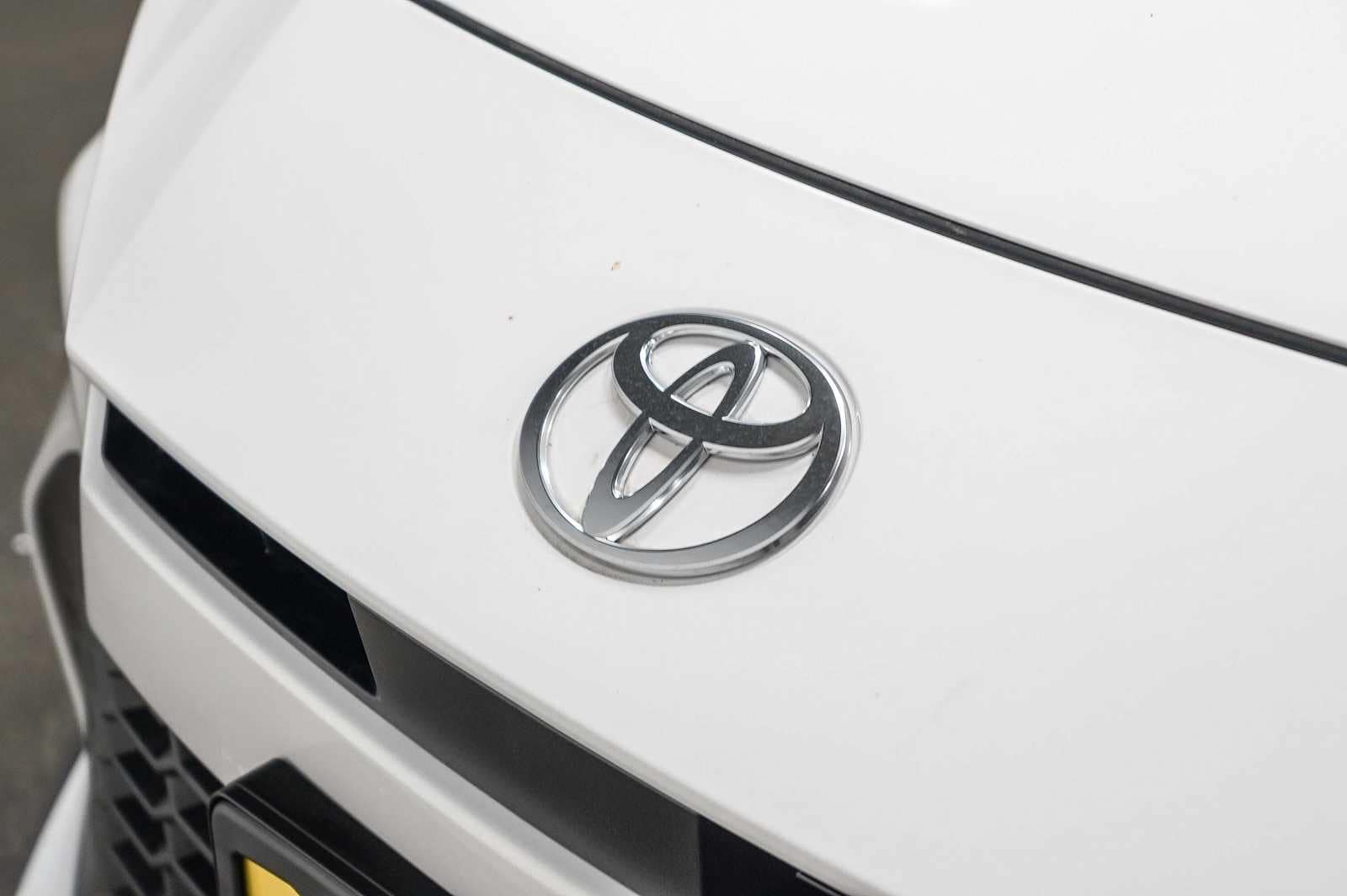 Thumbnail: 2025 Toyota Camry - 9