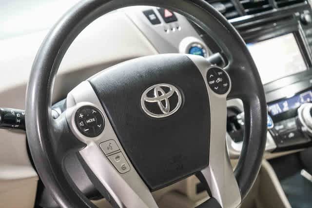 Thumbnail: 2013 Toyota Prius v - 20