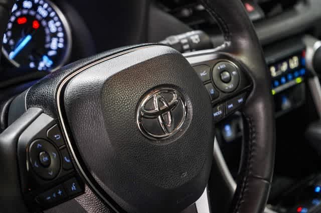 2021 Toyota RAV4 XLE 22