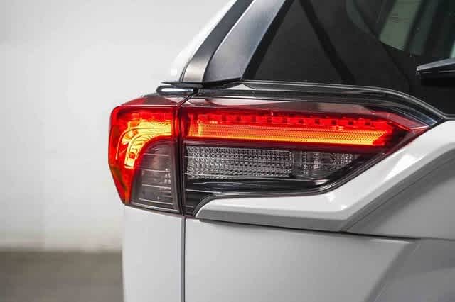 Thumbnail: 2021 Toyota RAV4 - 11