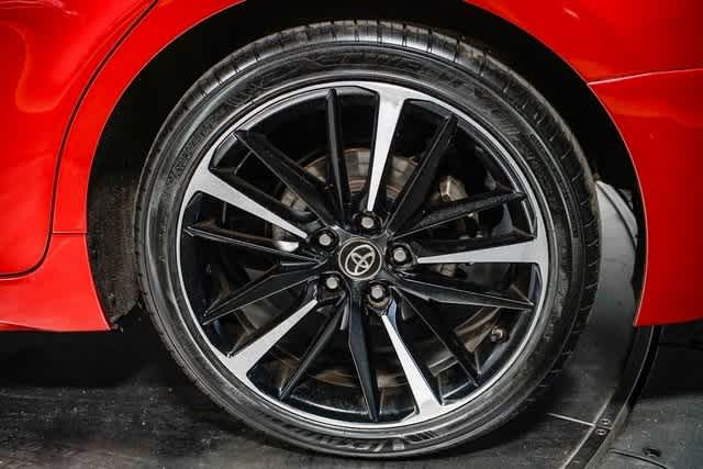 Thumbnail: 2019 Toyota Camry - 11