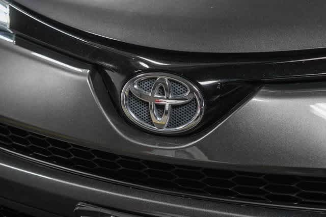 Thumbnail: 2016 Toyota RAV4 - 8