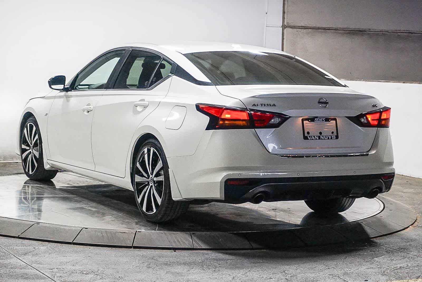 Thumbnail: 2020 Nissan Altima - 10