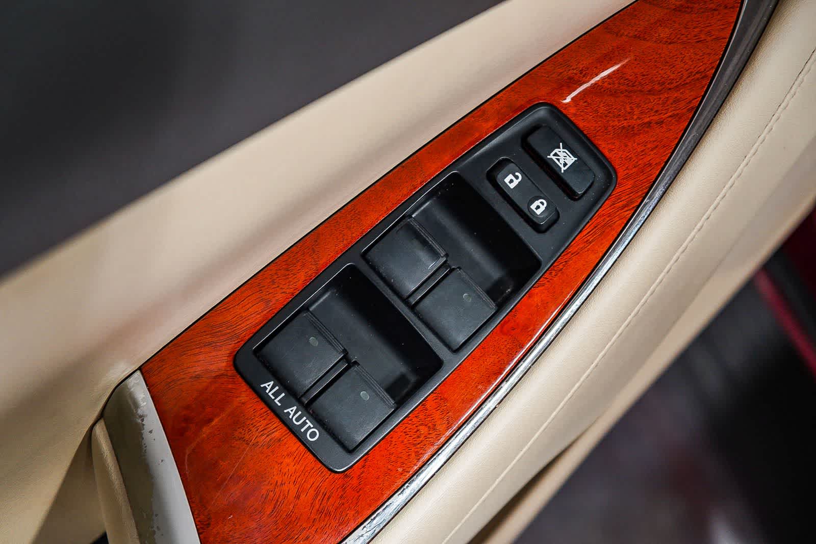 Thumbnail: 2010 Lexus ES - 23