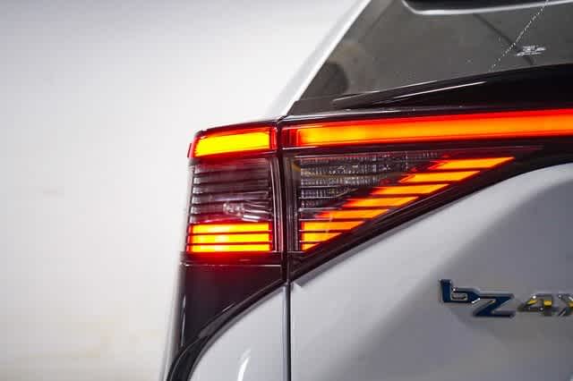 2024 Toyota bZ4X Limited 12