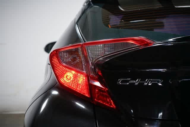 Thumbnail: 2018 Toyota C-HR - 10