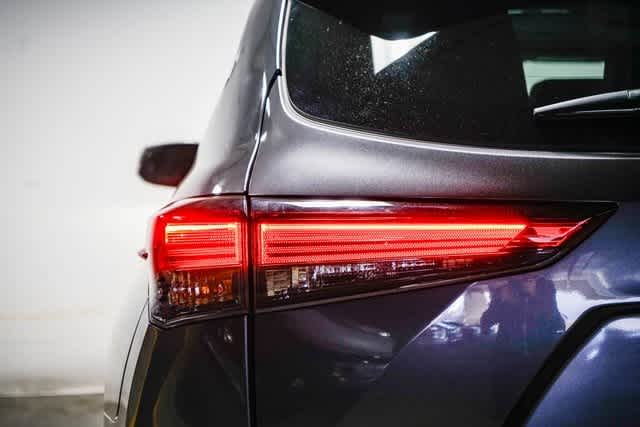 Thumbnail: 2022 Toyota Highlander - 10