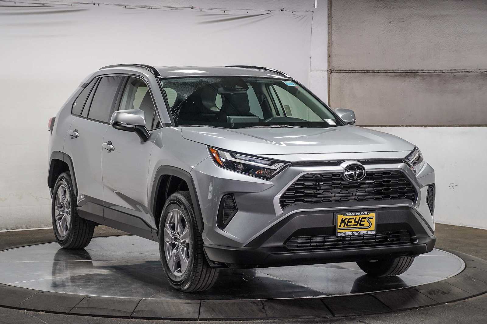 Thumbnail: 2025 Toyota RAV4 - 3