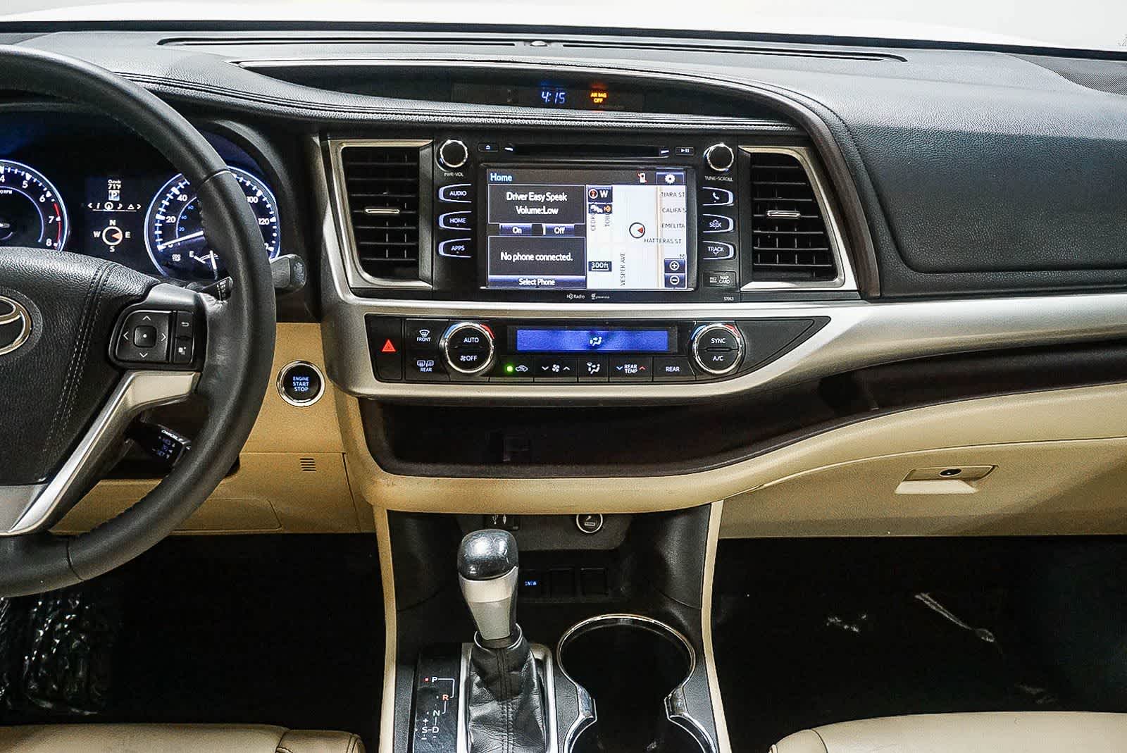 Thumbnail: 2015 Toyota Highlander - 15