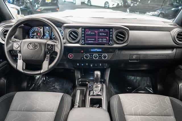 Thumbnail: 2022 Toyota Tacoma - 12
